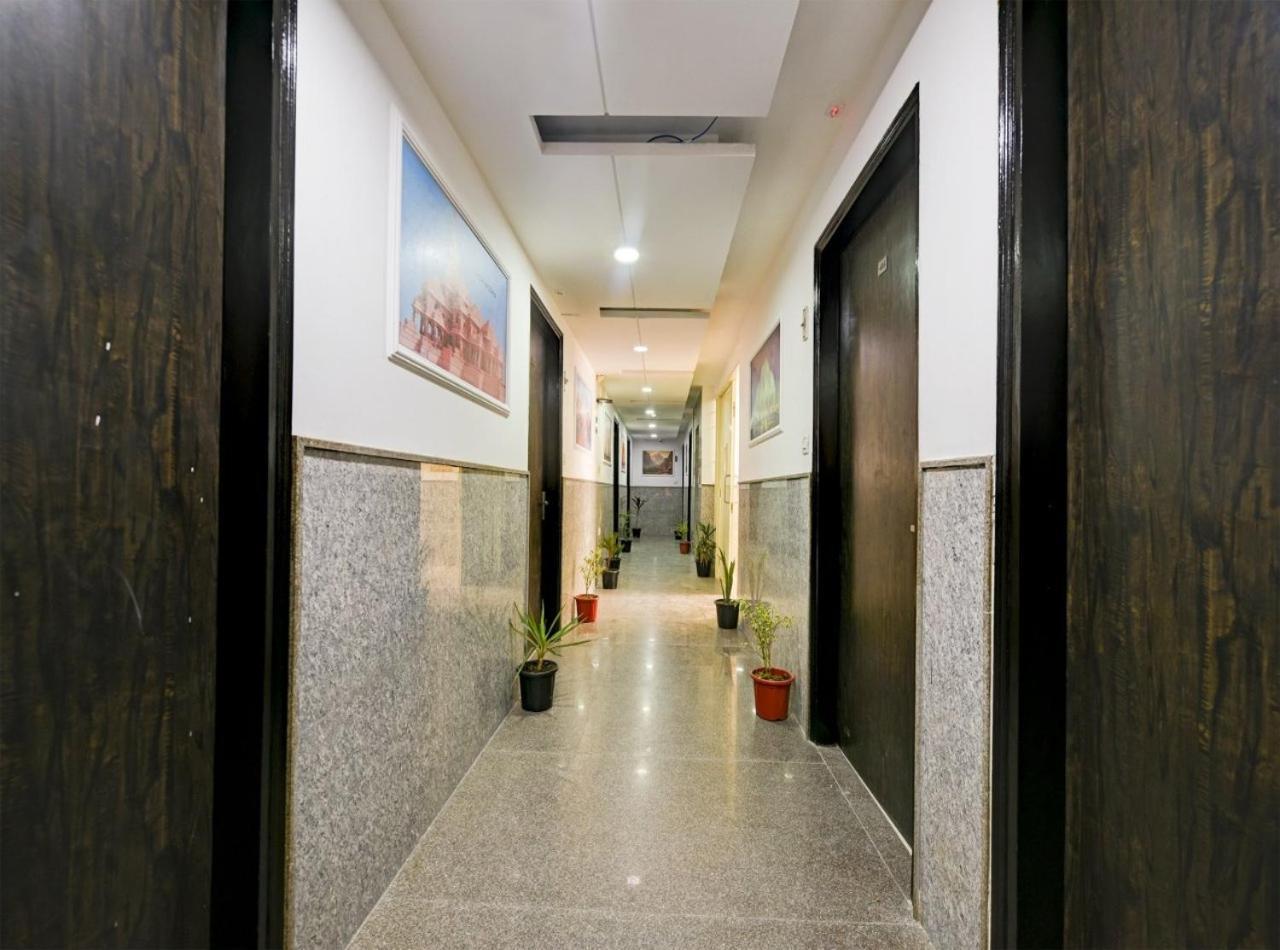 Rosewood Suites A Family Hotel Near Delhi Airport Neu-Delhi Exterior foto