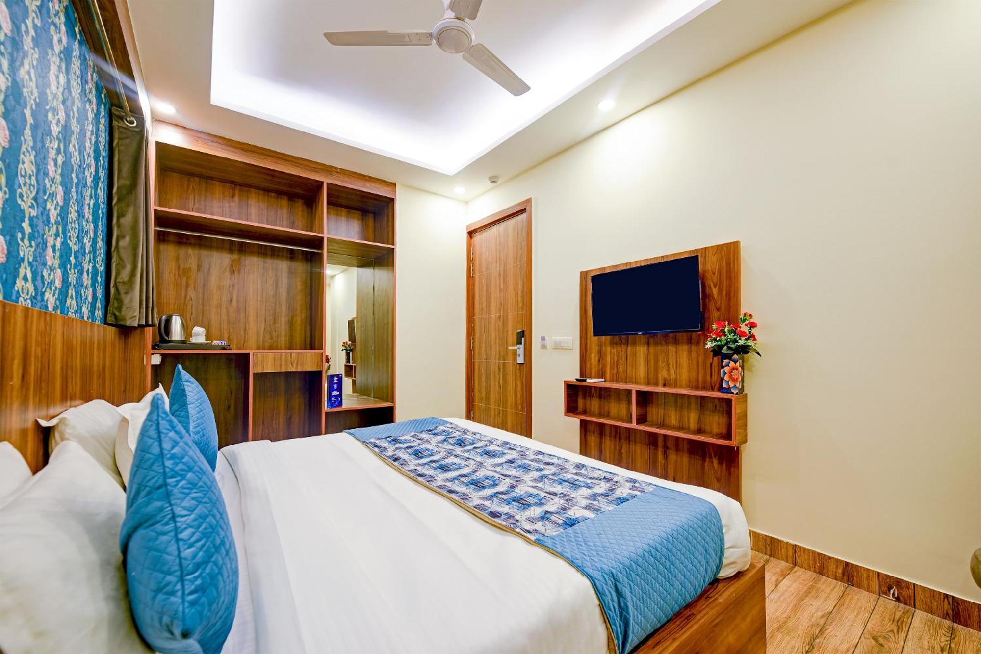 Rosewood Suites A Family Hotel Near Delhi Airport Neu-Delhi Exterior foto