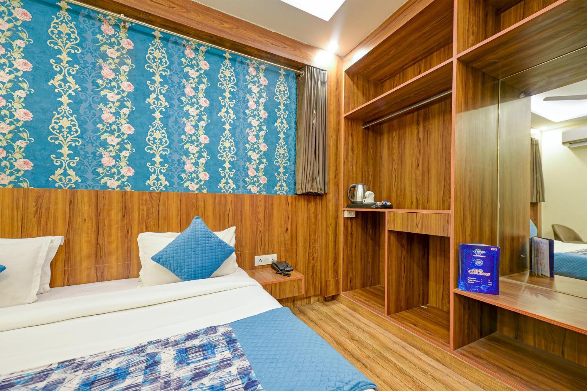 Rosewood Suites A Family Hotel Near Delhi Airport Neu-Delhi Exterior foto