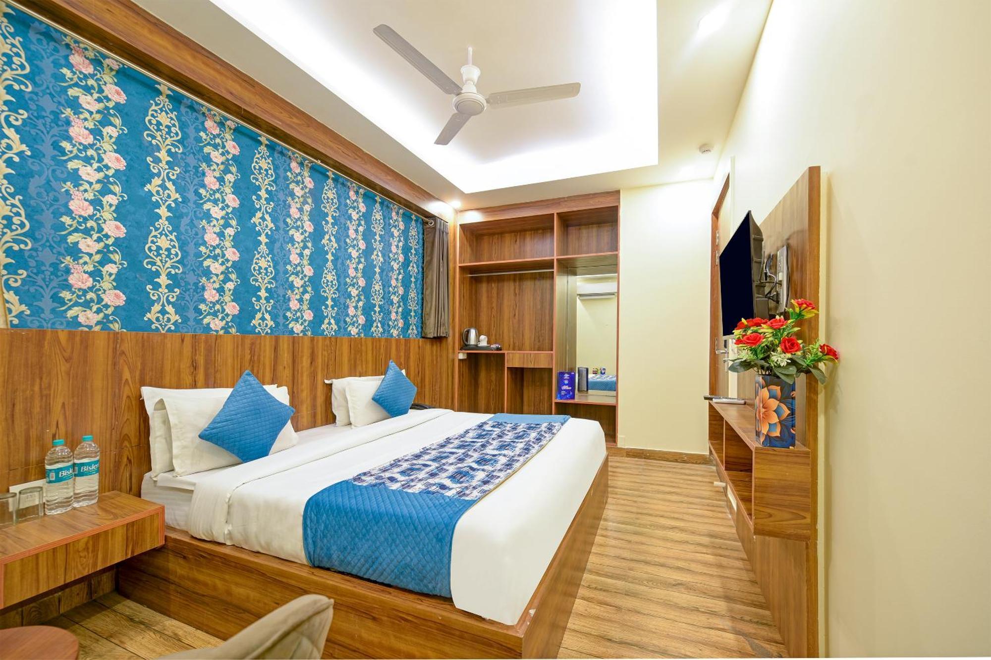 Rosewood Suites A Family Hotel Near Delhi Airport Neu-Delhi Exterior foto